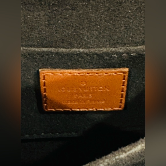 🔥 LOUIS VUITTON REVERSE MONOGRAM MINI DAUPHINE SHOULDER BAG FULL INCLUSION - Picture 15 of 17